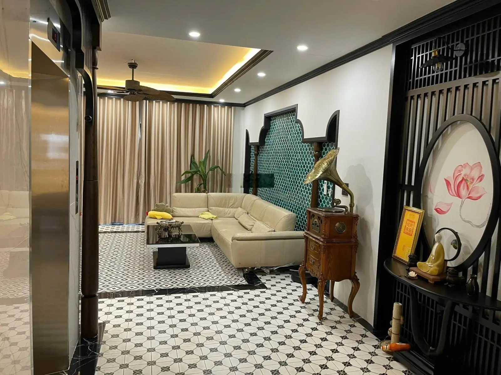 Chính chủ gửi bán căn nhà phố tại Nguyễn Sơn chuẩn ảnh xách valy về ở luôn giá chỉ nhỉnh 30 tỷ