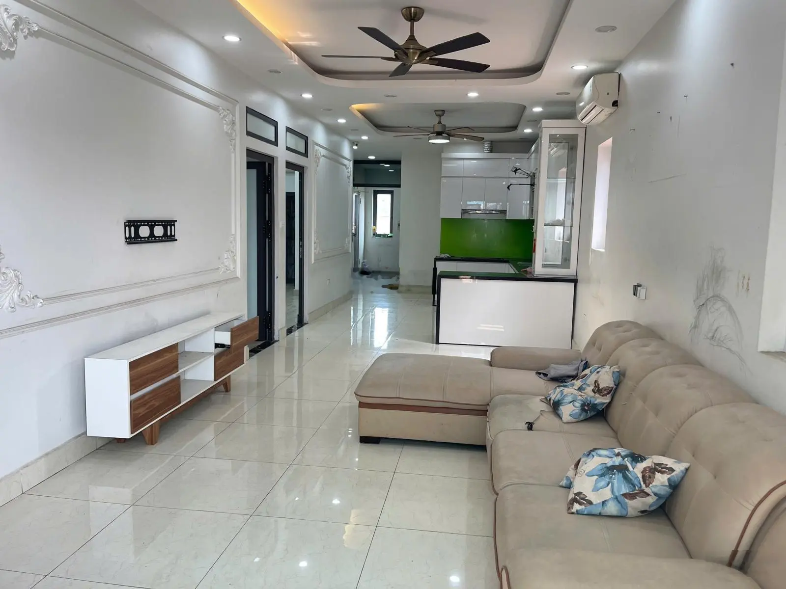 Bán nhà mặt phố Hồng Tiến cực đẹp, 155 m2, 5 tầng, mặt tiền 6,5 m, chỉ nhỉnh 50 tỷ