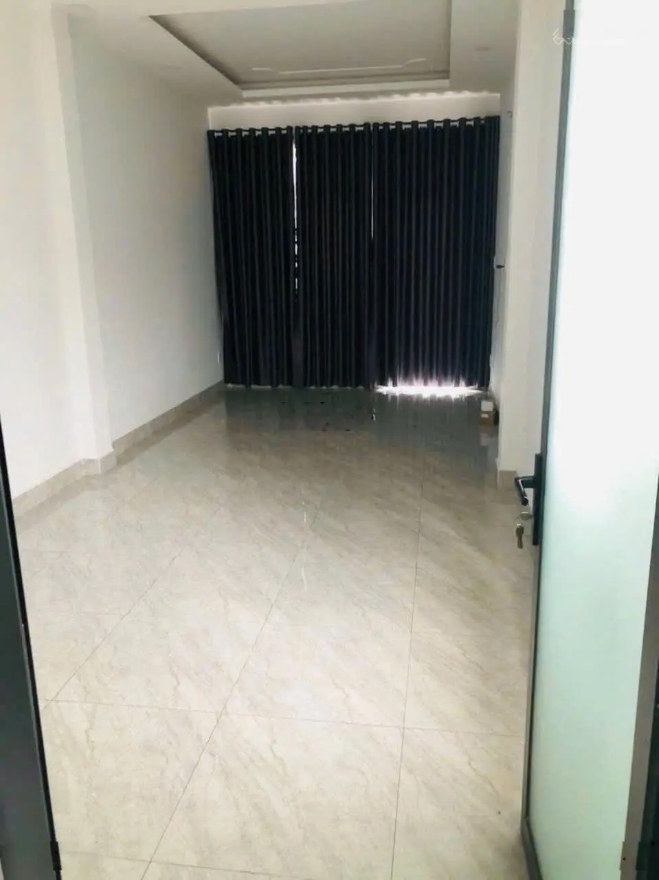 Nhà siêu mỏng 1 trệt 3 lầu mặt tiền kinh doanh trục Nguyễn An Ninh, P. Dĩ An, TP Dĩ An