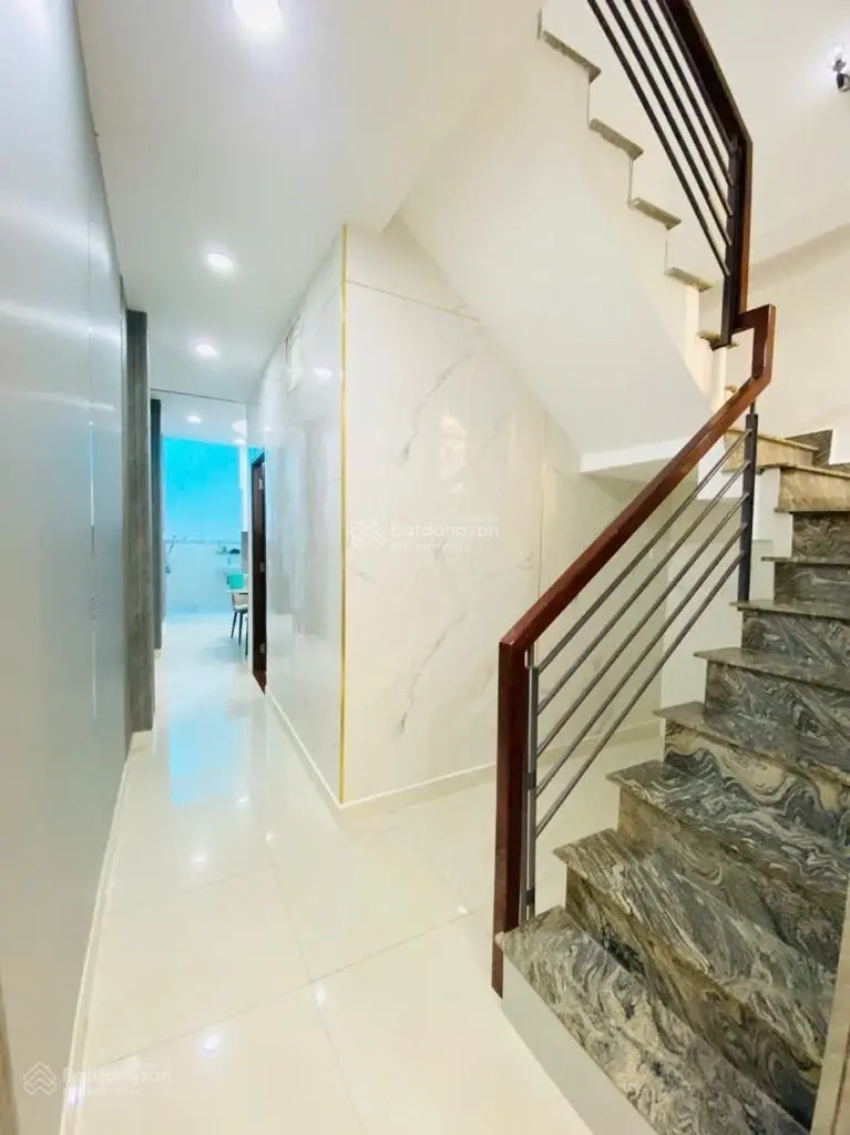 Bán Nhà 51m2, 3PN, 2WC, giá 5 tỷ, đường Nguyễn Thị Tần, P.1, Q.8, HCM