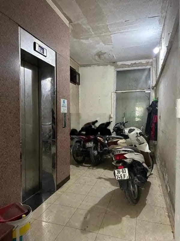 Bán mặt phố Nguyễn Xiển 60m 7 tàng 4mt 20 tỷ hạ sốc vỉa hè phố