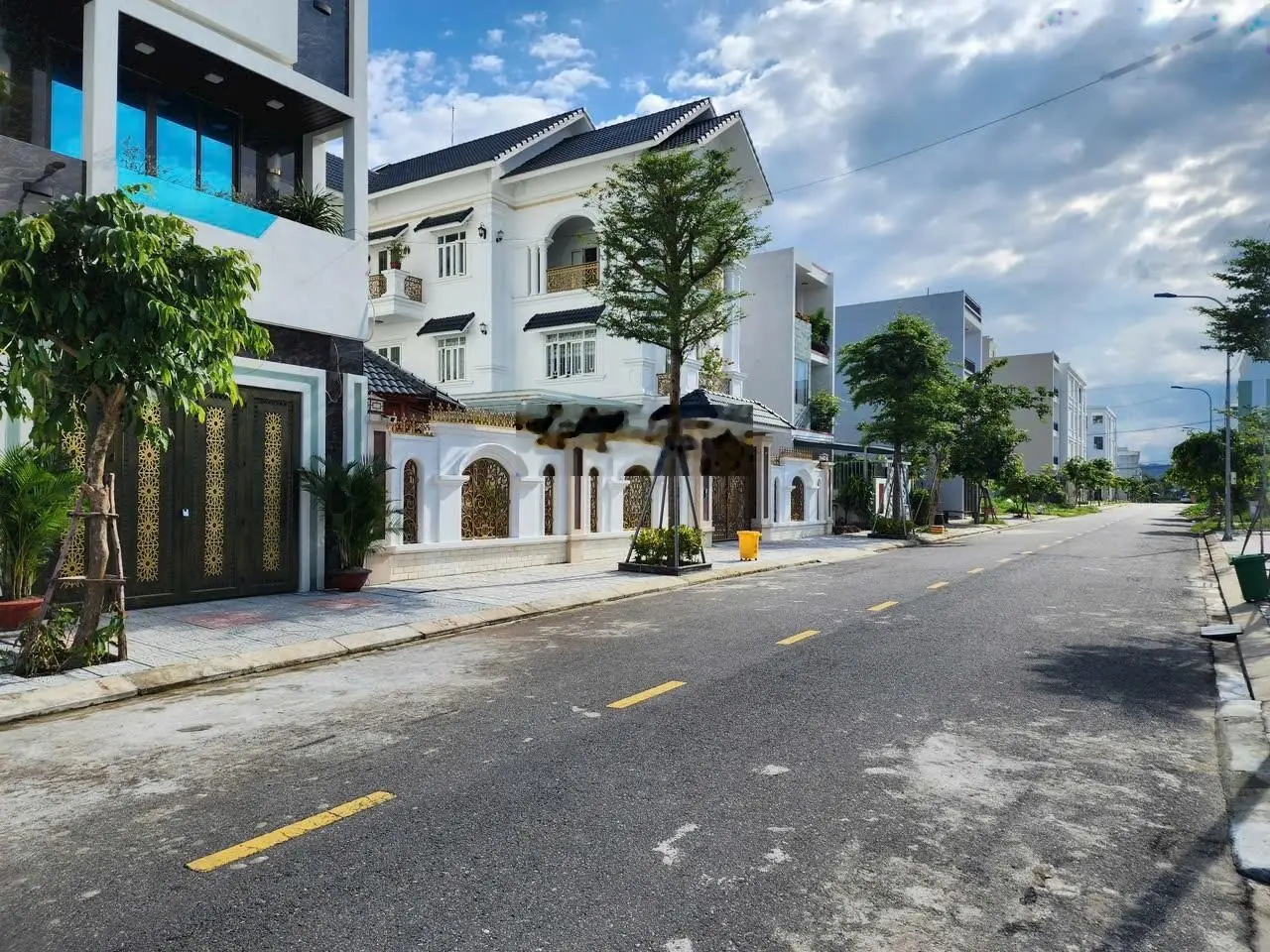 Bán MT 10m5 Núi Thành ngang 11m vị trí đẹp tiện kinh doanh