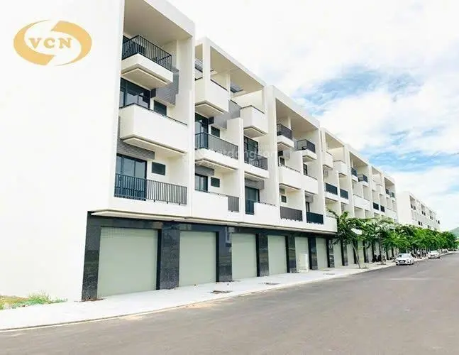 Em Nguyệt Nha Trang cần bán nhà kinh doanh đẹp và kiên cố tại khu đô thị Phước Long - Nha Trang