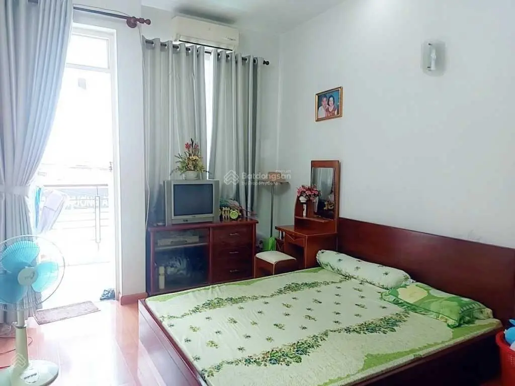 BÁN NHÀ Ngay Cộng Hoà, Đường Nhựa 7m Xe Hơi Tránh, 3 Tầng BTCT, 5x16.3,Sát Hoàng Văn Thụ