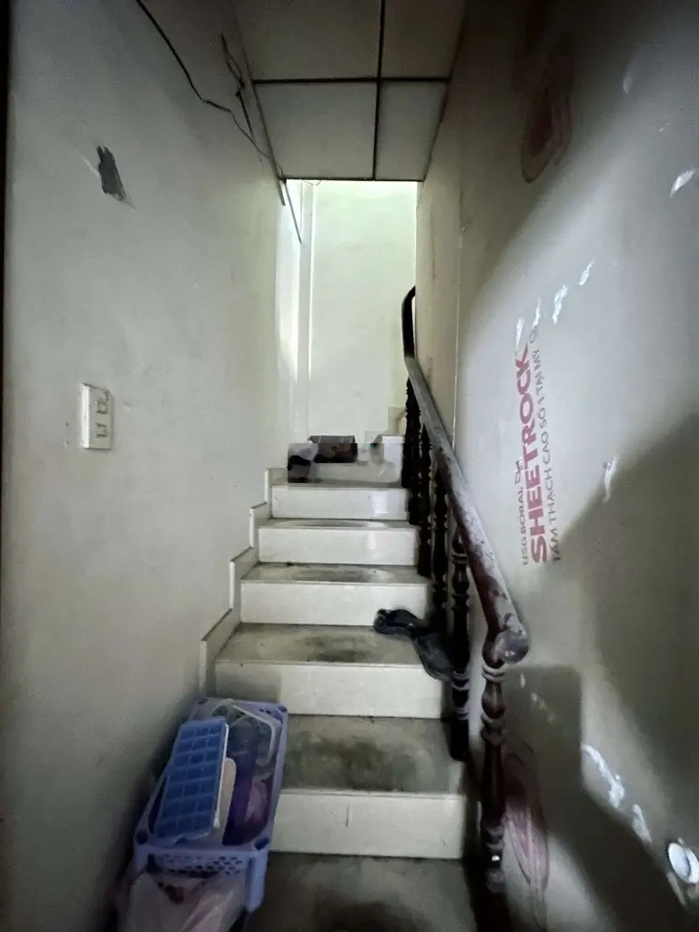 NHÀ CŨ TIỆN SỬA, XÂY CHDV, BÌNH THẠNH 63M2, GẦN Q1, HẺM XE HƠI THOÁNG