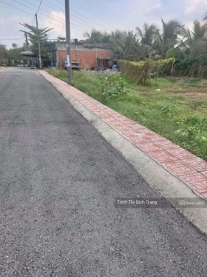 Đất nằm ngay chợ Ba Tri cũ đường Phan Văn Trị T.T Ba Tri Giá chỉ 480tr/120m2. Sổ sẵn. Đất thổ cư.