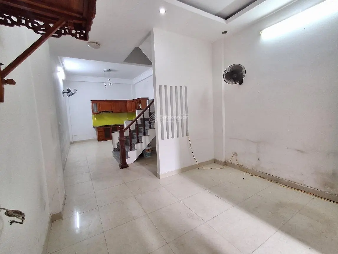 Bán nhà Trần Quốc Hoàn, Cầu Giấy: 40/44m, 3 tầng, MT 4m giá 14 tỷ. Ngõ ô tô tránh, ở vừa kinh doanh