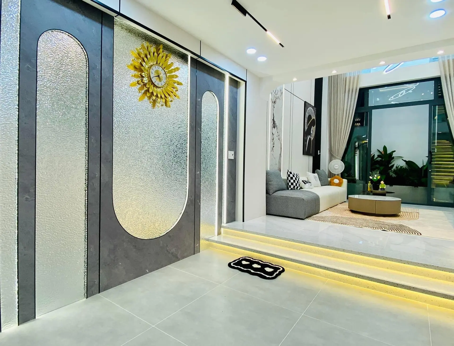 Cô 9 cần bán gấp nhà đẹp mới Võ Văn Tần-Q3. DT 53,76m2. GIÁ 3TỶ2. Hẻm 6m, 2Lầu, sổ sẵn riêng.
