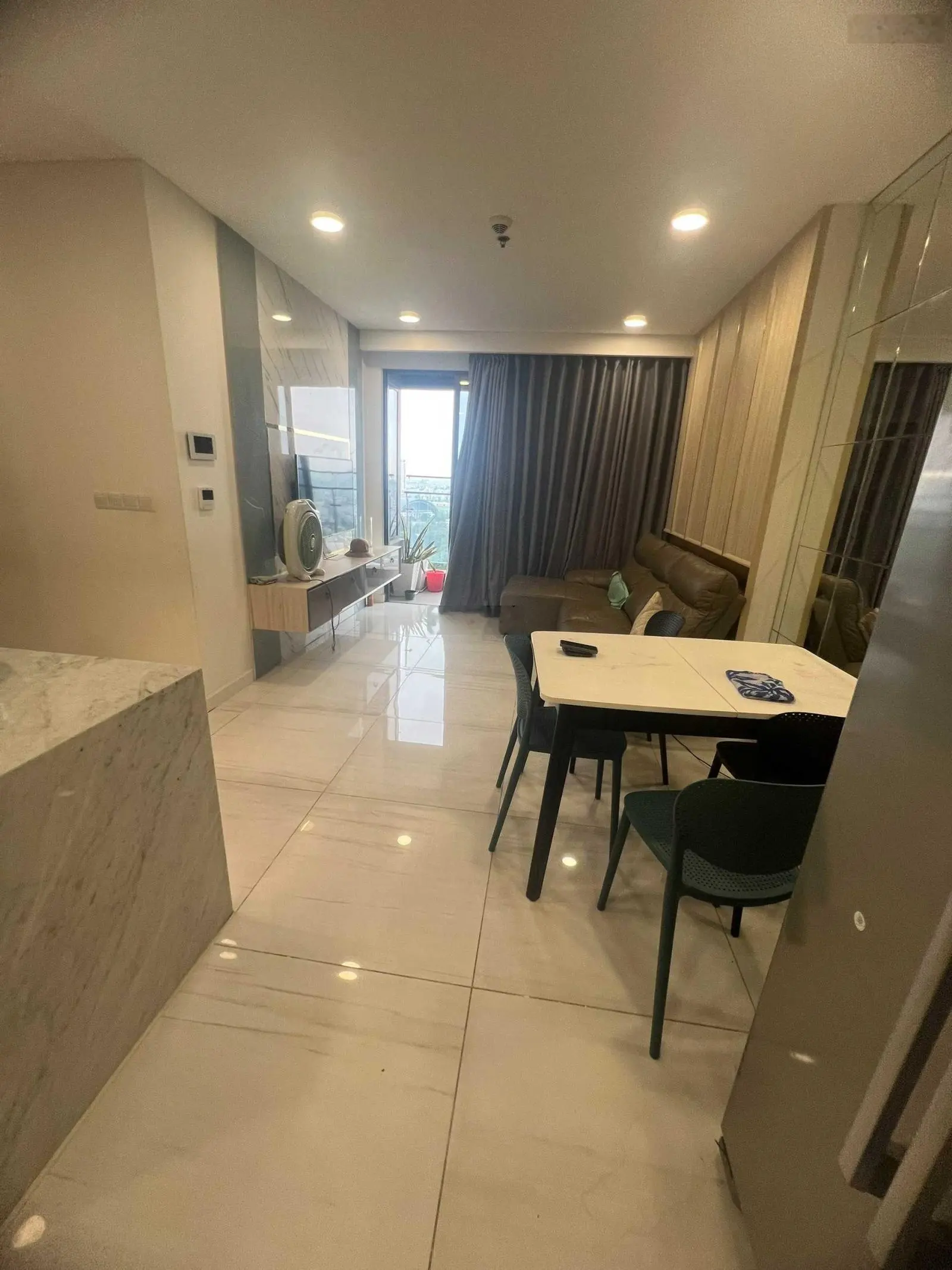 Bán căn hộ Kingdom 101, Block A, 2PN, 2WC, 72m2, full nội thất giá: 5 tỷ 5 (bao sổ), 0908 435 ***