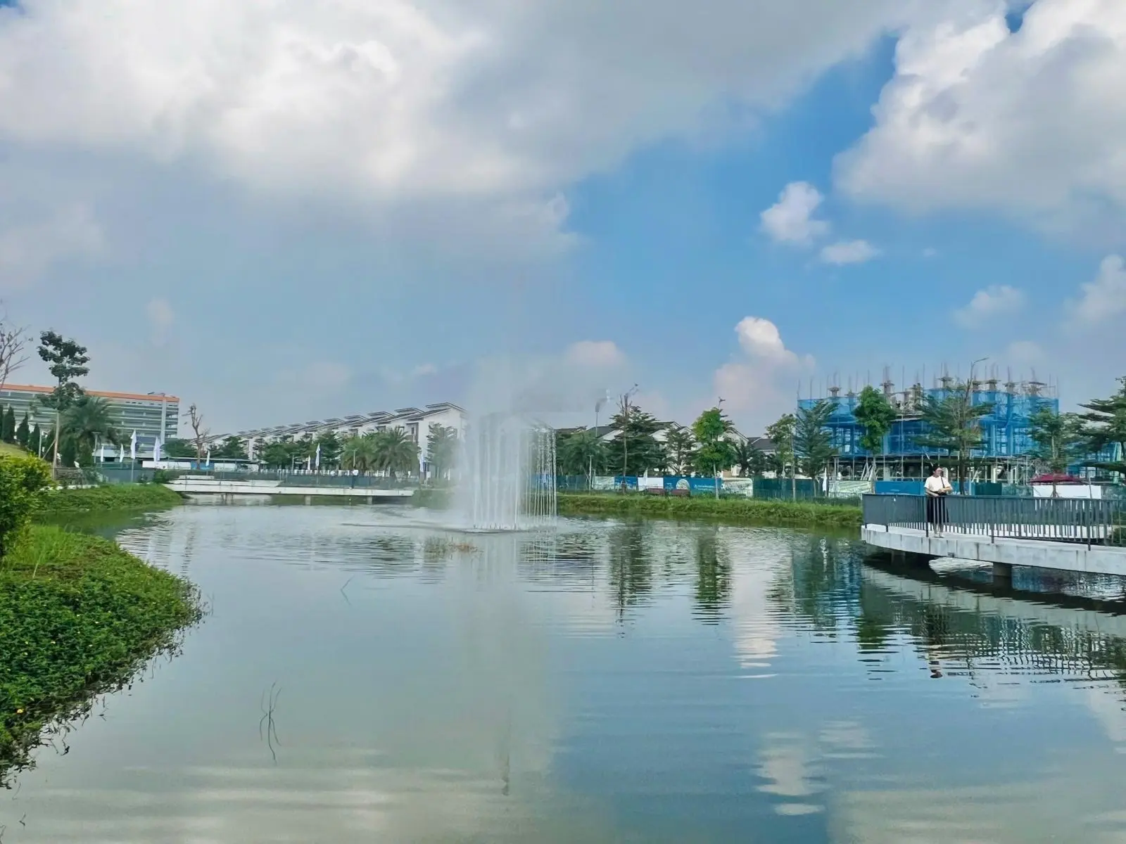 Vốn từ 4,x tỷ sở hữu biệt thự 180m2 View hồ, cách Long Biên 12km. Giá gốc CĐT, lãi suấT 0%/1 năm