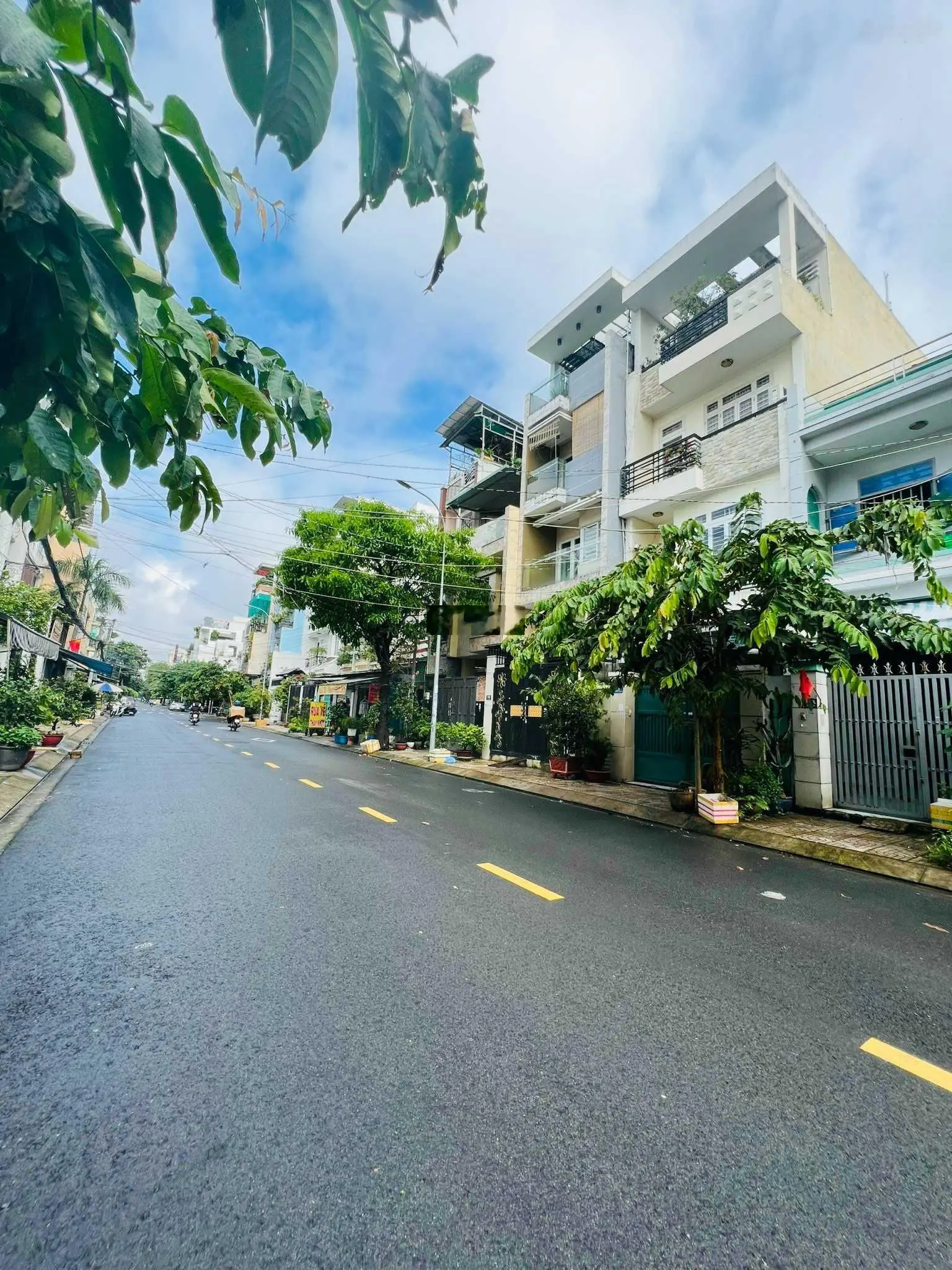 MT đường Trần Thủ Độ khu bàn cờ Họ Lê (4x19m vuông) trệt 3 lầu