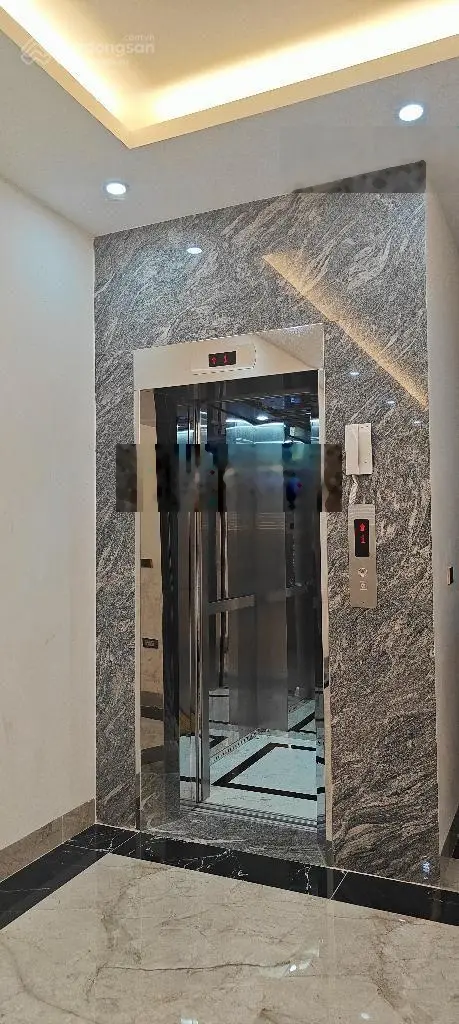 Bán nhà mặt ngõ 11 Việt Hưng, vỉa hè 3m, view công viên. Kinh doanh, vp đẹp. DT: 83m2,6 T MT: 5m