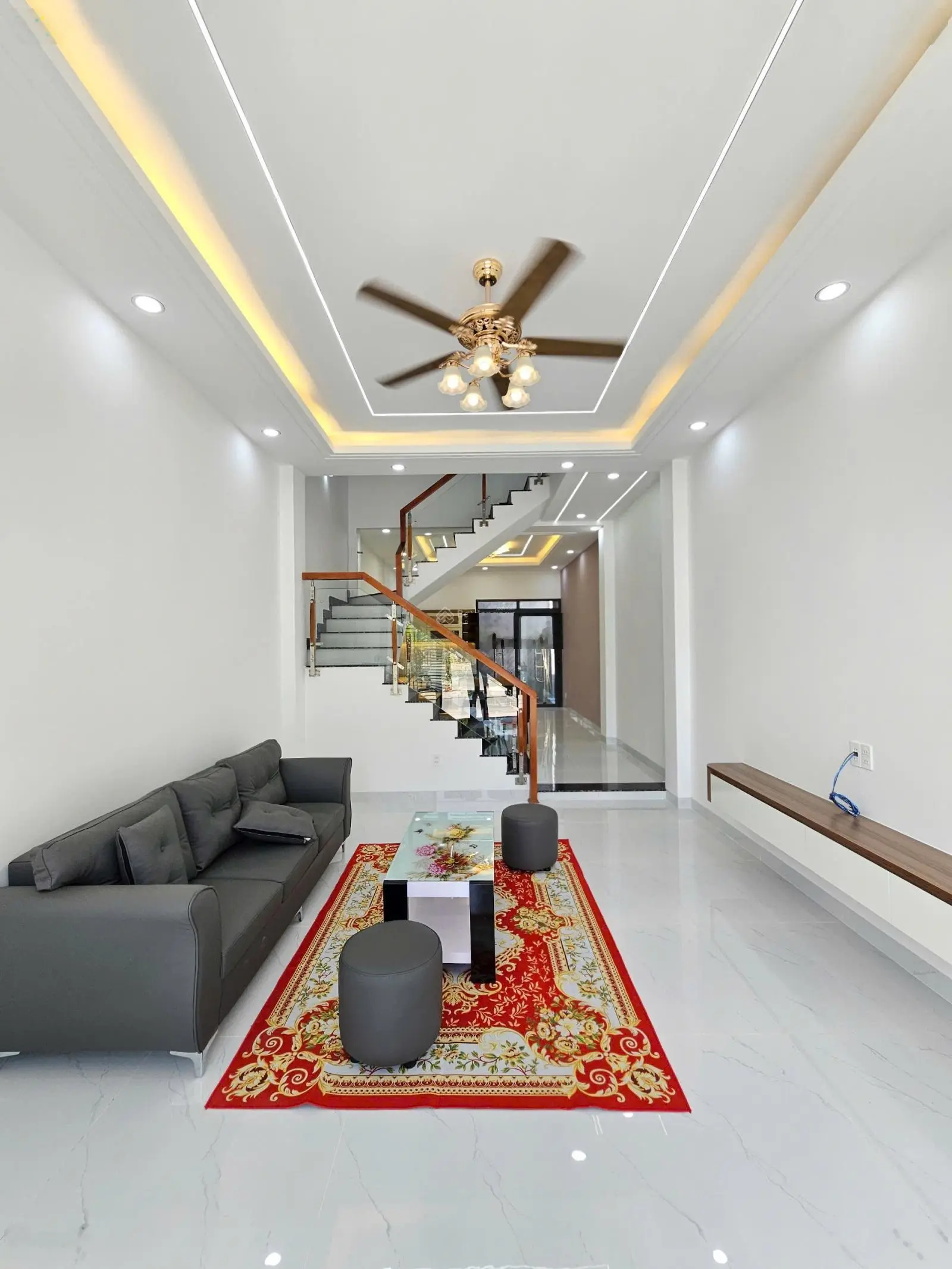 Nhà Đẹp Giá Rẻ: 2Tỷ950_Nhà 1 Trệt 1 Lầu KDC Gần Ngã Tư Miếu Ông Cù, TP.Thuận An