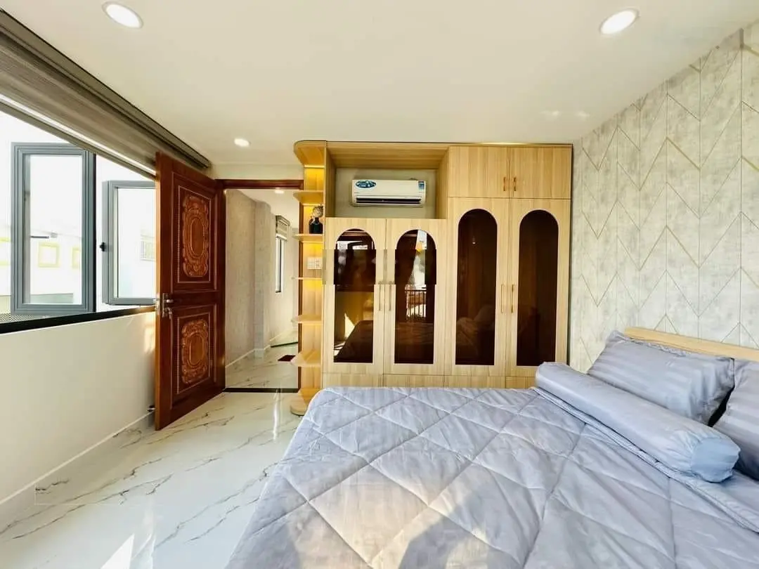 Cần tiền bán gấp nhà hẻm xe hơi Nguyễn Thị Minh Khai, Bến Nghé, Quận 1. Giá chỉ 4,8 tỷ. 0906 806 ***