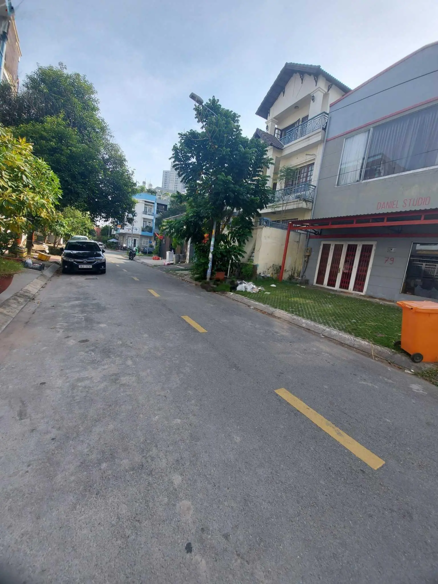 Bán đất xây biệt thự - đường 17 ngay Song Hành - Quận 2. DT: 10 x 20m - sổ đỏ - 42 tỷ TL