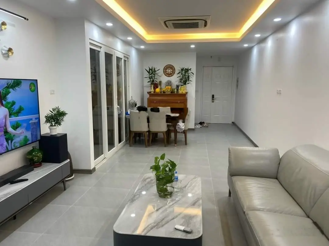Tôi chính chủ cần bán gấp căn hộ 117m2 tại MD complex thiết kế 3 phòng ngủ, tầng đẹp, thoáng mát.