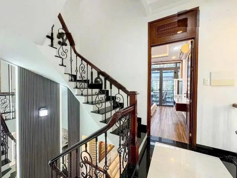 Bán Nhà Phố Mặt Tiền Hẻm 1 Sẹc Nguyễn Thị Thập Q7-5x12M,3L+ Full NTCC-Giá : 9.27 Tỷ .