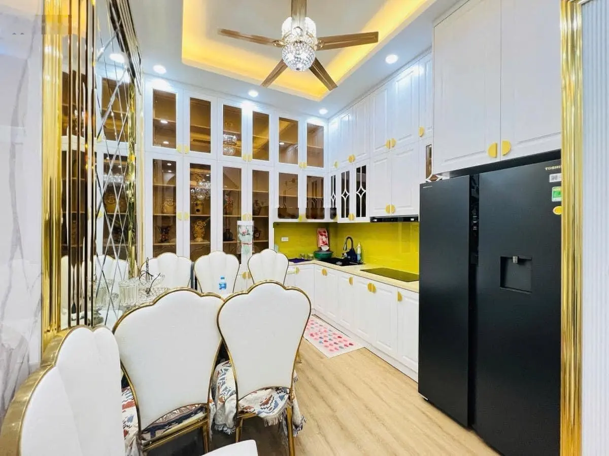 Bán nhà đặng tiến đông- đống đa - nội thất đẳng cấp - oto đỗ cổng - 50m2/5t/4mmt 10.5tỷ có tl