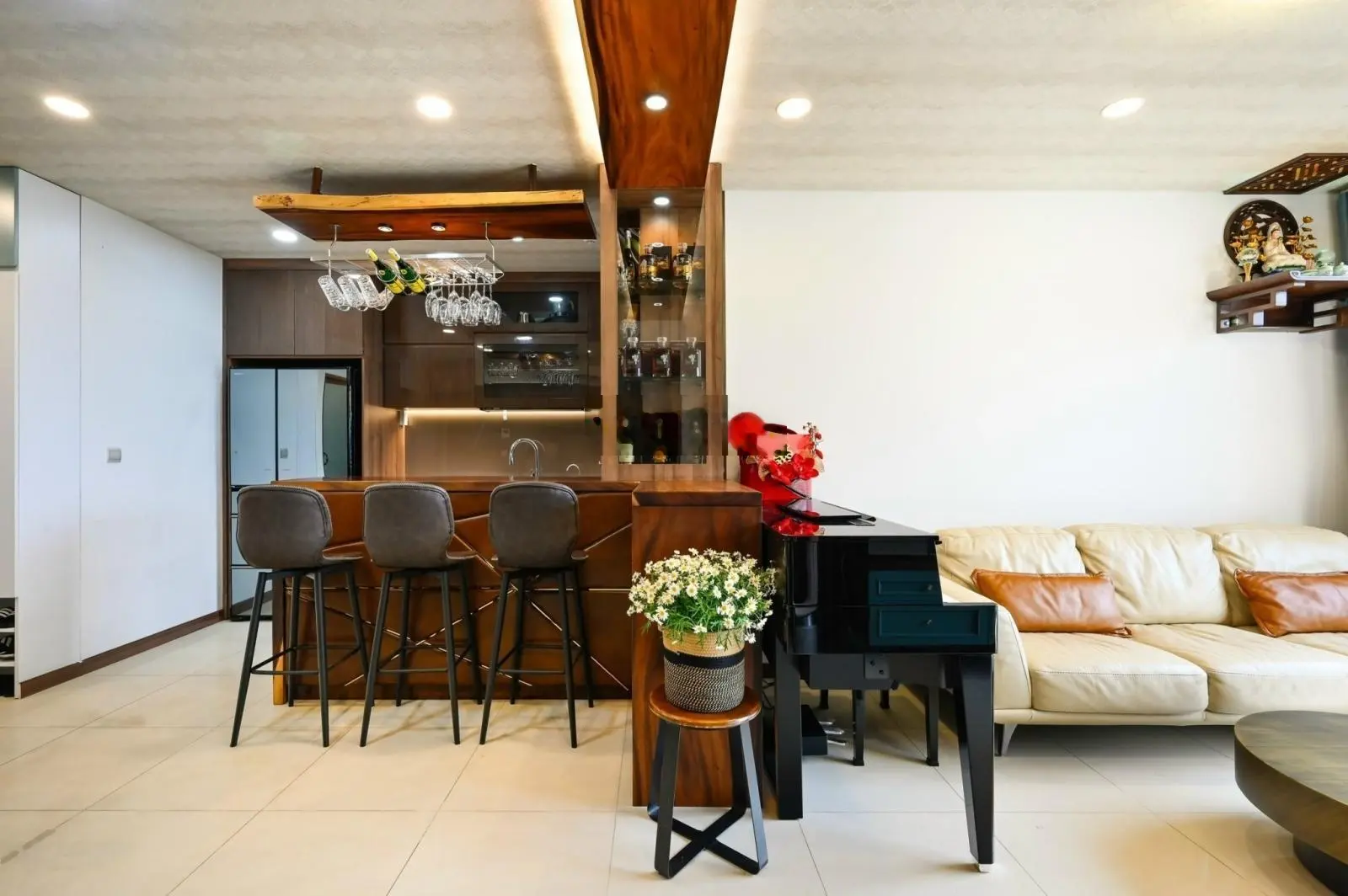Chủ nhà cần tiền gấp bán nhanh căn Âu Cơ Tower 3 phòng ngủ chỉ 3.2 tỷ, sổ hồng. LH: 0933 813 ***