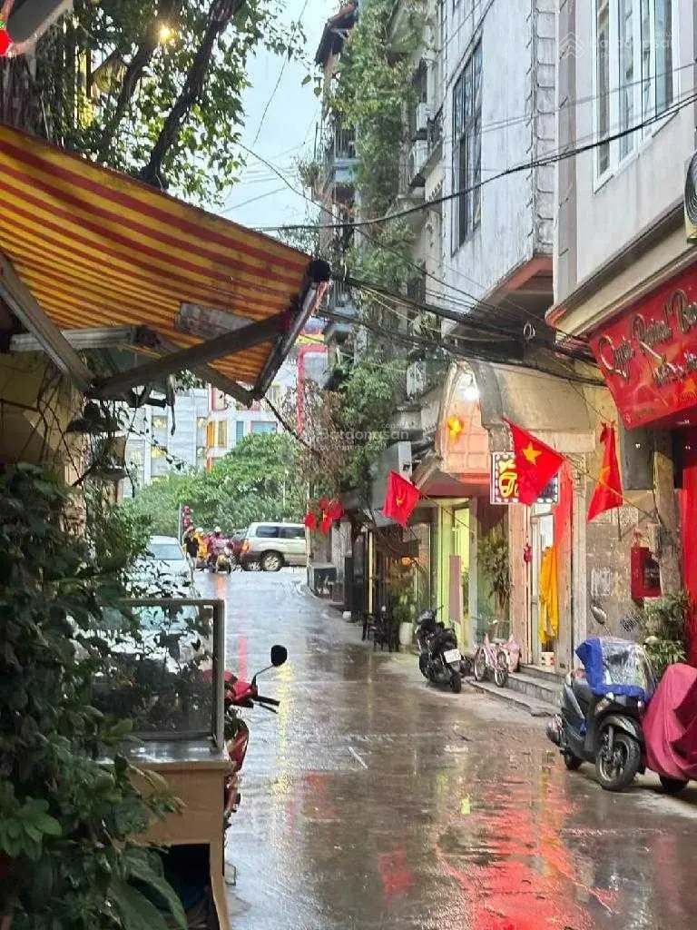 Bán nhà phố Kim Mã, 54m2x Mt 3,5m giá 11,6 tỷ, ngõ rộng ô tô gần mặt phố, dân trí cao