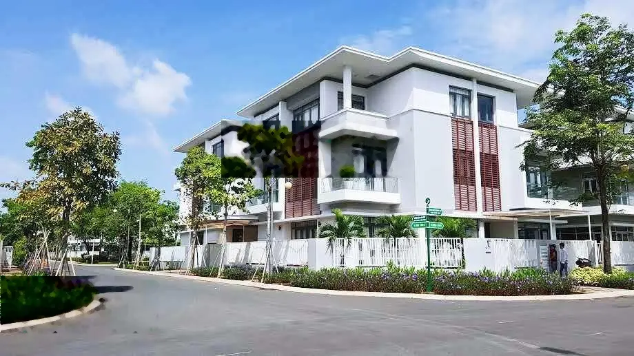 Bán nhà Phố Đông Village, DT 6x20m, trệt + 2 lầu, sổ hồng, nhà hoàn thiện mới đẹp, giá tốt