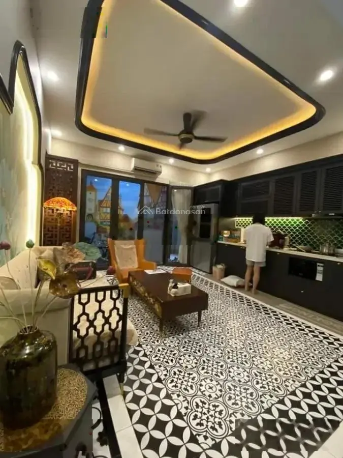VIP NGUYỄN TRÃI - NHÀ ĐẸP - GẦN PHỐ - CÁCH Ô TÔ 20 M - GIÁ TỐT - Ô TÔ ĐỖ CỬA