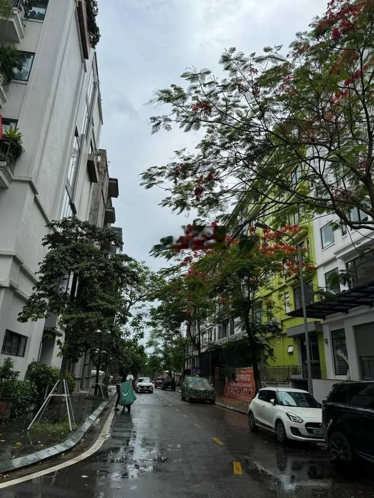 Nhà phố - Lâm Hạ, Long Biên, thang máy, vỉa hè, 3 ô tô tránh, 2 mặt thoáng trước sau