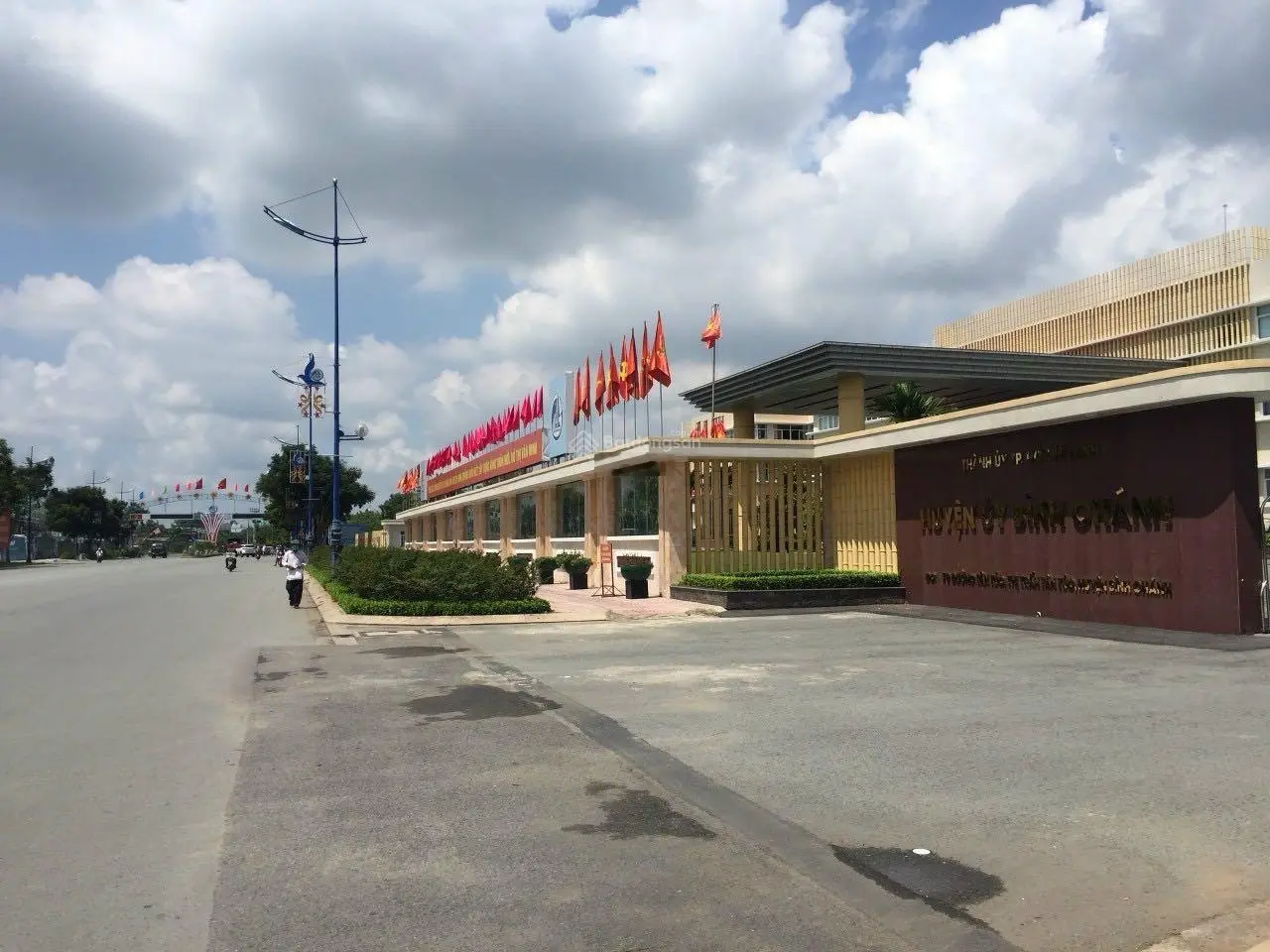 Bán đất nền đường Nguyễn Hữu Trí Tân Túc. Nằm giữa khu trung tâm hành chính huyện Bình Chánh SHR