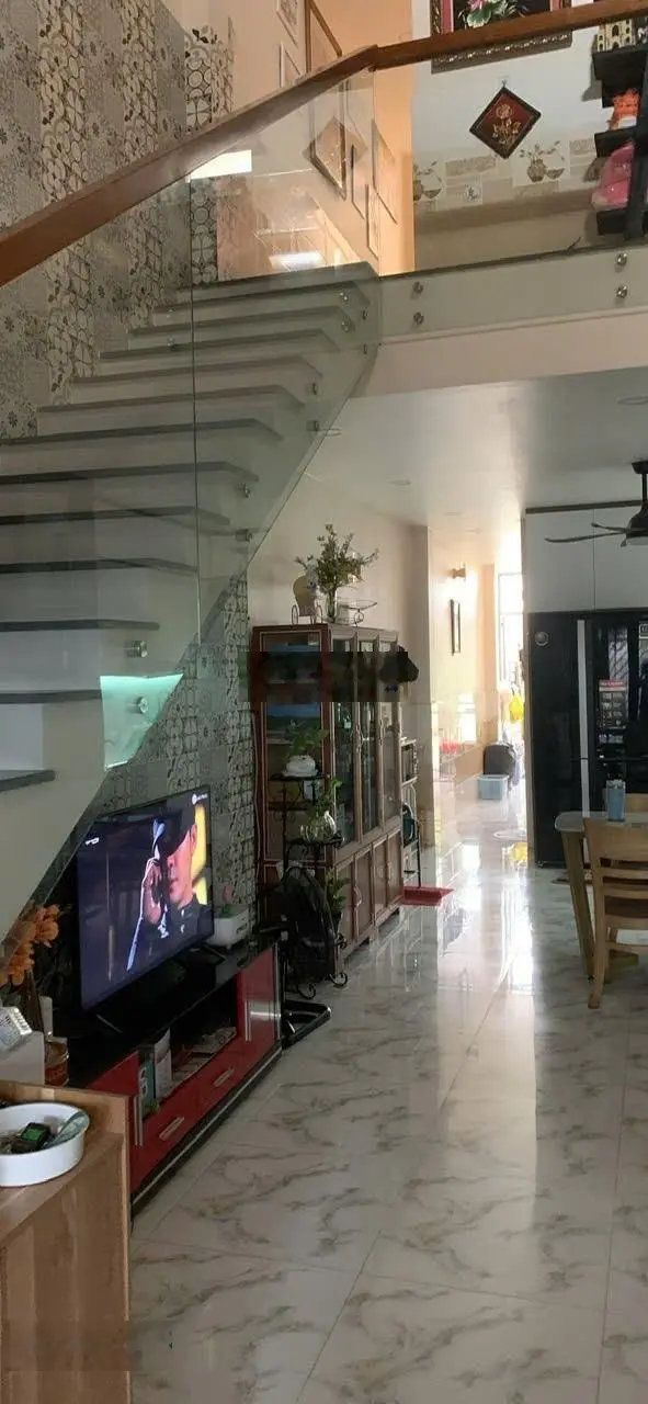 Bán gấp nhà 2 tầng lầu đường hồ văn long bình tân - 72m2- 4 x 18- 2 mặt tiền đường. hxh 4t8 tl