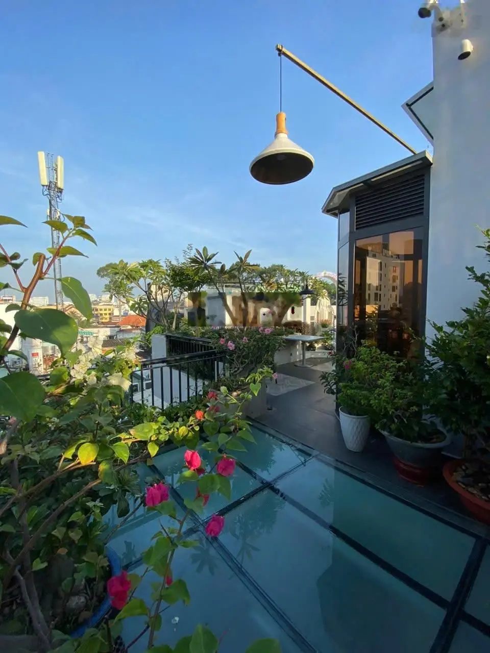 Nhà đẹp mới XD, có thang máy, ngay công viên HVT, gần sân bay, Đ. Phạm Văn Hai, TB, DT 6,85x9,2m