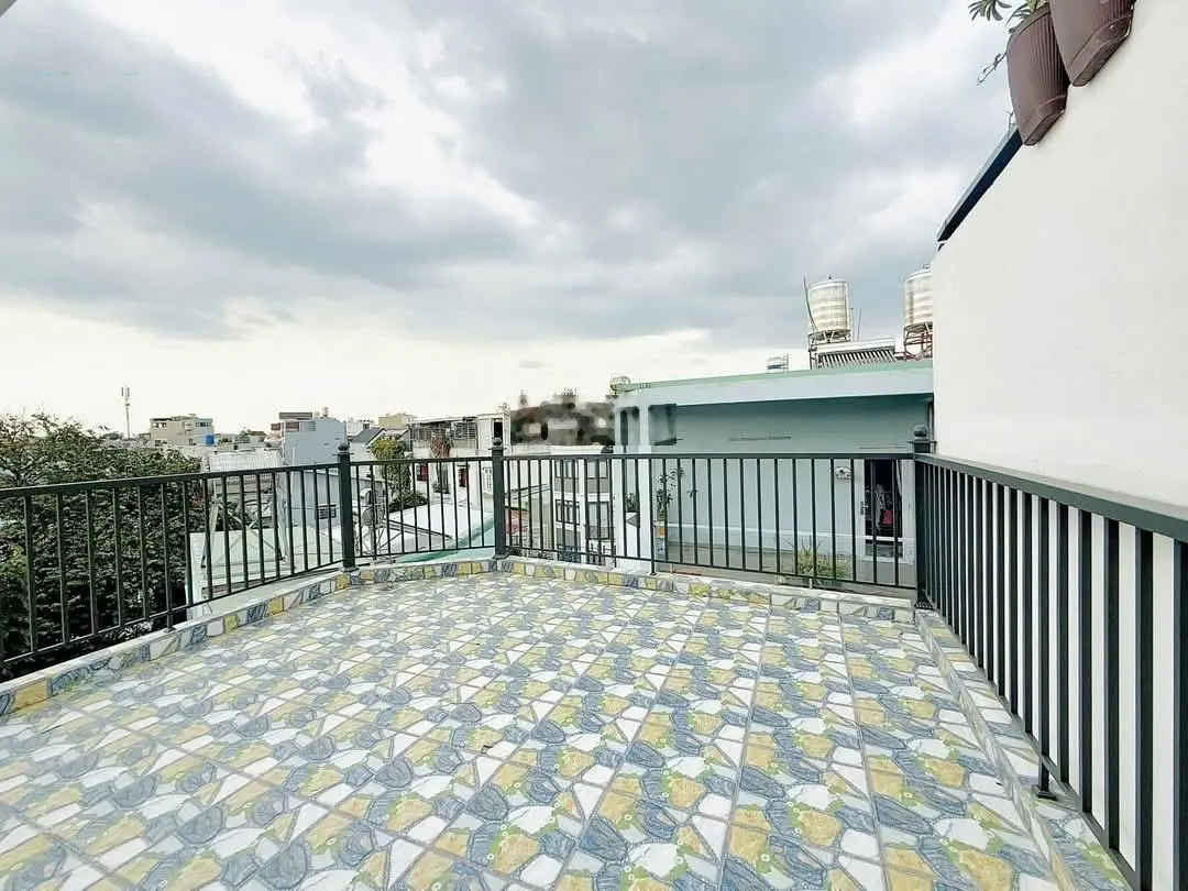 Cần bán gấp nhà đường 3/2, P10, Q10, cách bệnh viện Nhân Dân 300m giá 3tỷ280 DT 82m2, còn HĐ thuê
