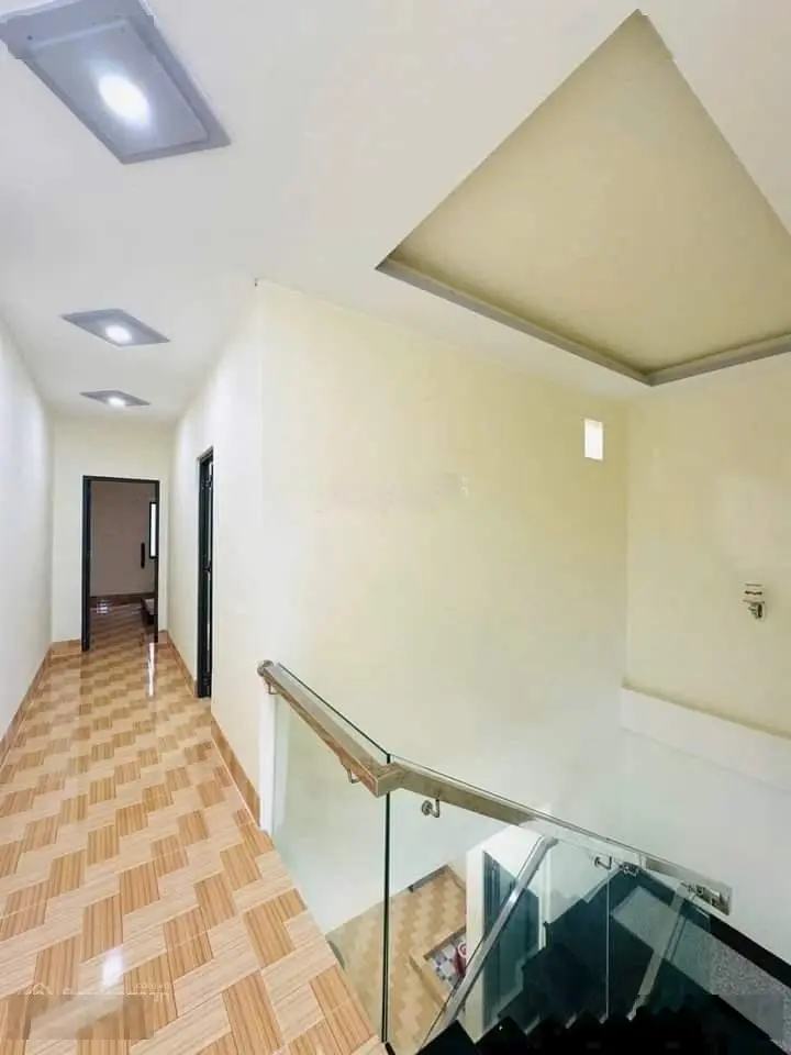 Bán căn nhà ngay thị trấn Tân Túc, Bình Chánh, DT 95m2, giá 1ty380 sổ sẵn
