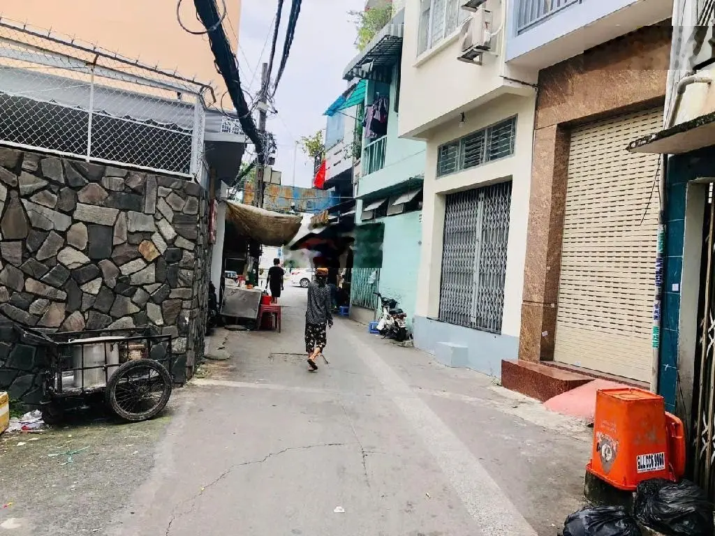 Nhà đẹp chỉ nhỉnh 3 tỷ, ngay ngã tư hàng xanh quận bình thạnh