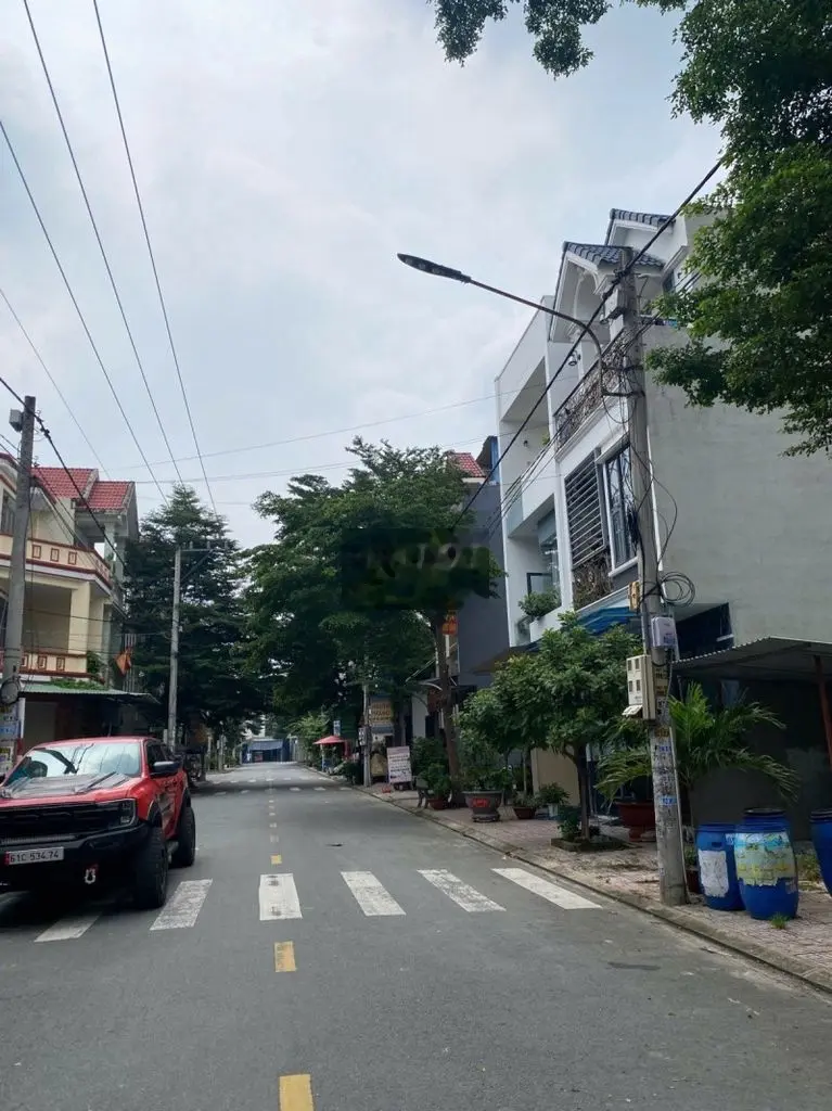 Nhà Mới 4Tầng 4Phòng Ngủ Sát Siêu Thị GO QL1K, TT Thủ Đức Giá 4.7 Tỷ