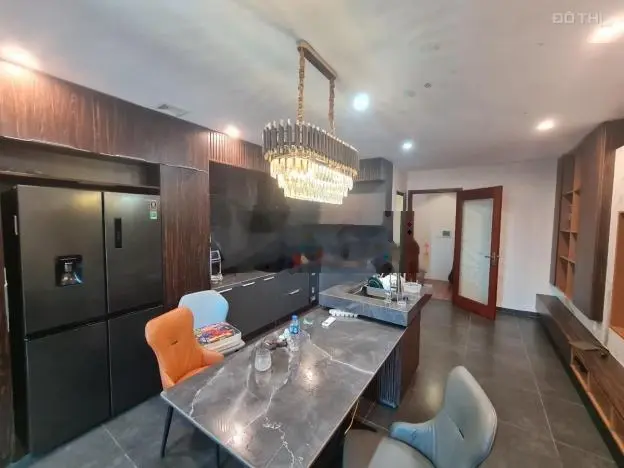 Hạ giá Bán gấp căn hộ chung cư 2 ngủ Phố Hàm Nghi, Để lại Full nội thất cho khách thiện chí