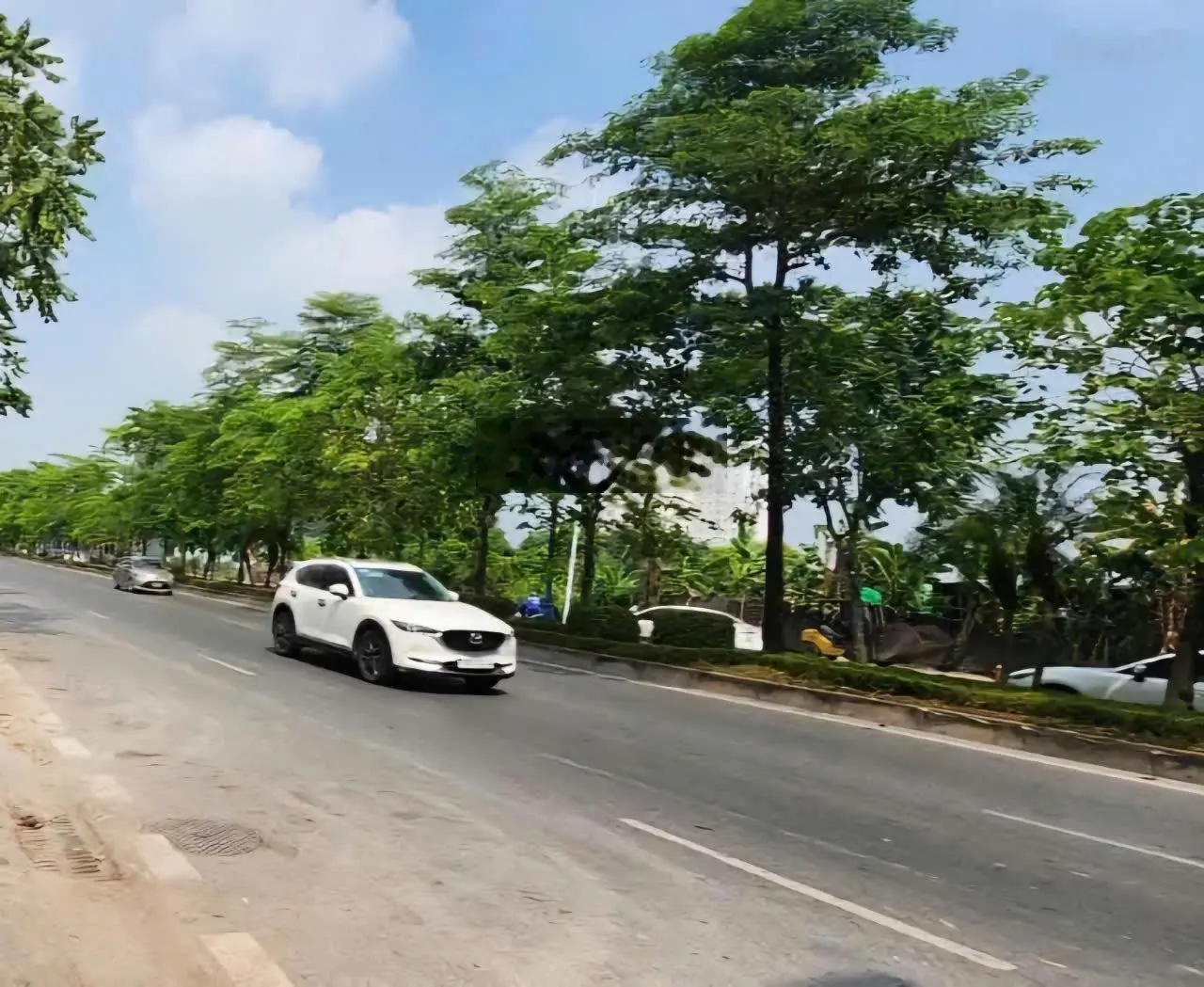 Bán nhà ngọc trì thạch bàn - cách mặt phố 1 nhà - ngõ ô tô đỗ cổng, dt 30m2, mt 4m giá : 6,05tỷ
