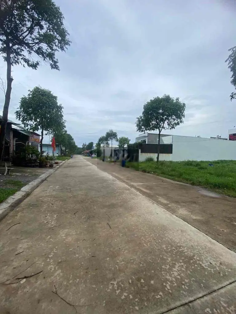 Bán đất thổ cư gần chợ giá 1,67 tỷ, diện tích 150 m2, tại Bến Cát, Bình Dương