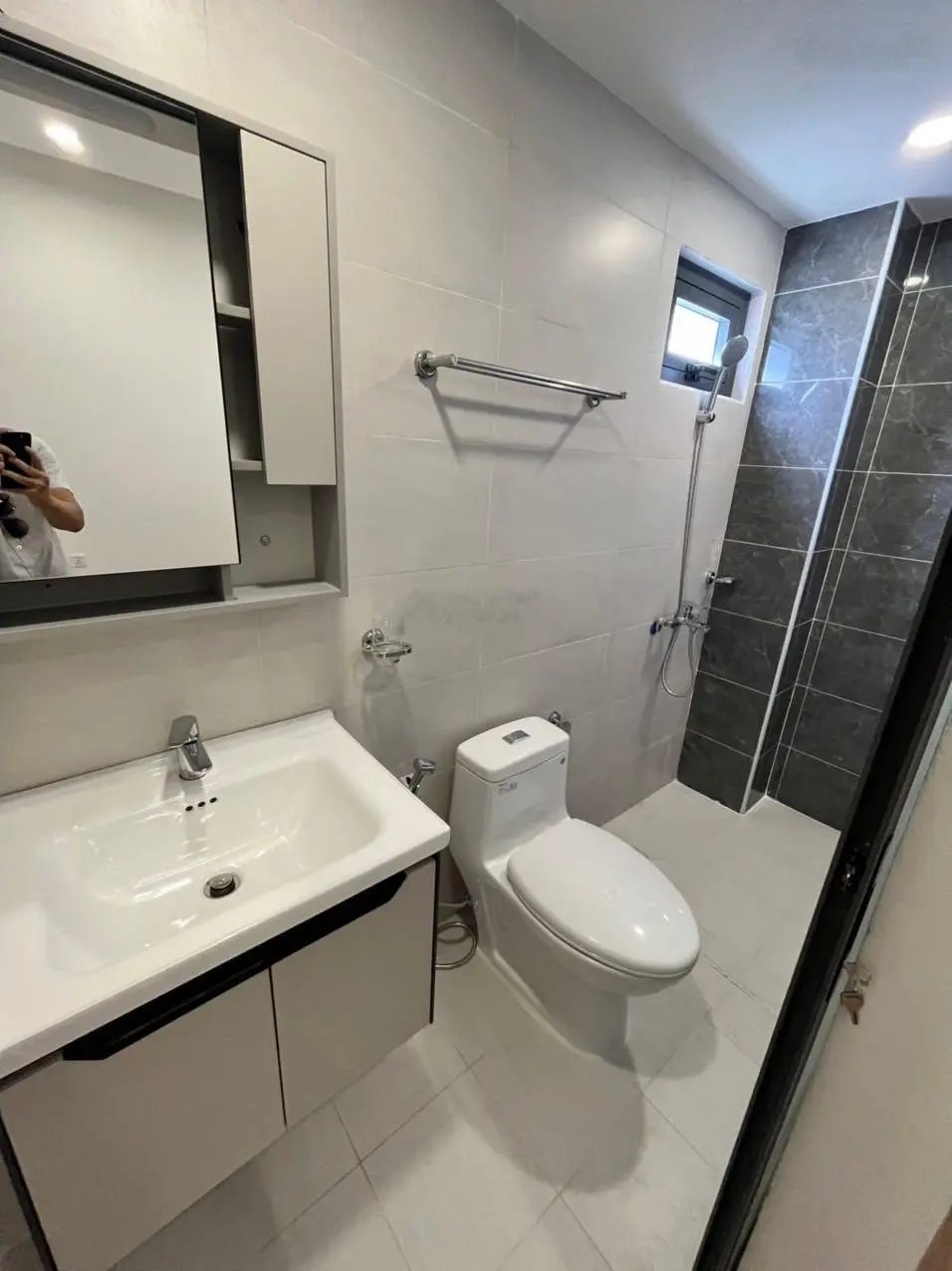 Bán nhà SHR 4,8 tỷ hẻm 1113 đường Huỳnh Tấn Phát, Phú Thuận, Quận 7 (hẻm thẳng cách MT HTP chỉ 70m)