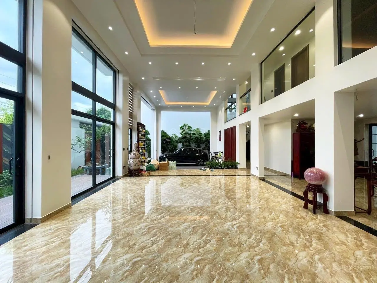 Bán biệt thự 336m2 x 5 tầng, mặt tiền 20m tuyến 2 Lê Hồng Phong
