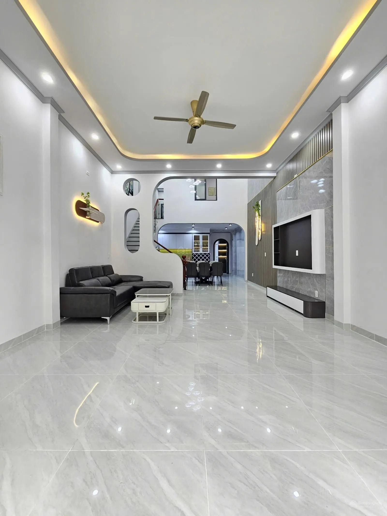 Giá 3.4 tỷ/ Nhà full hết nội thất cấp 4 gác đúc 3 phòng ngủ ngay chợ Phú Phong ngã tư Bình Chuẩn
