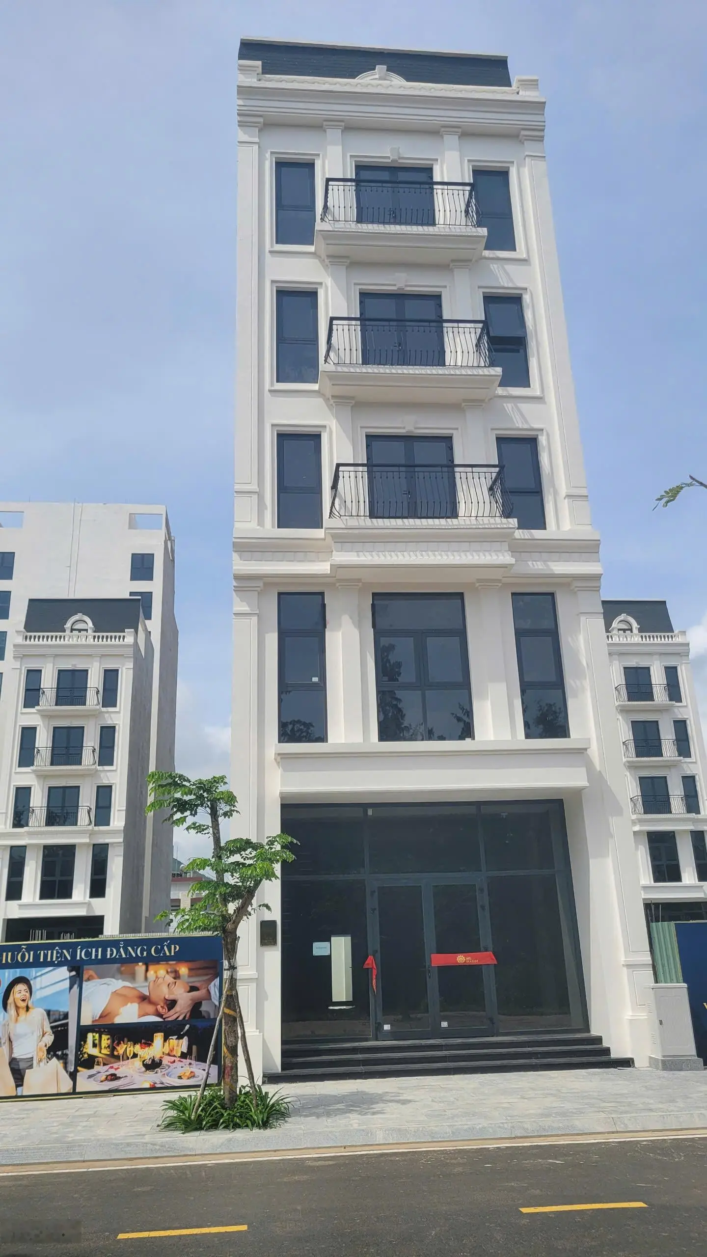 Cực sốc! Shophouse 9 tầng MT đại lộ Hùng Vương sổ riêng nhận nhà ngay CK 15% NHHT 0 lãi đến 36th