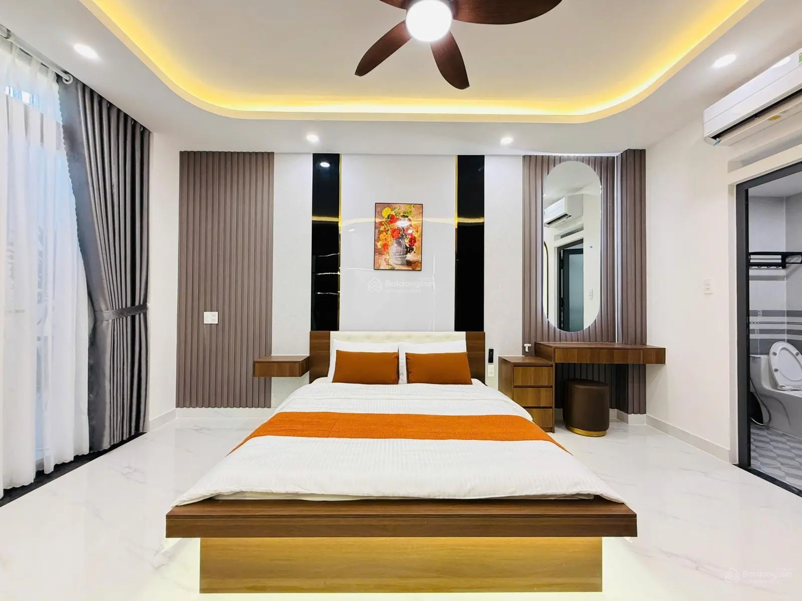 Nhà 6 tầng, thang máy 650kg, đường 12 mét, 3 xe tải tránh. sát emart. phan huy ích, p14, gò vấp.