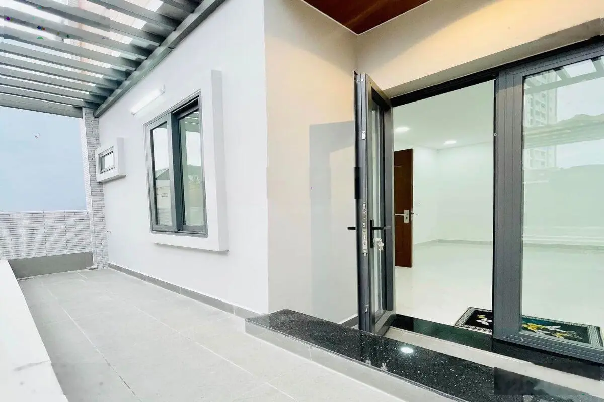 Kẹt vốn bán gấp nhà Nguyễn Hữu Cầu, Quận 1. Đang cho thuê MB 18triệu/tháng. SHR. 0708 052 *** Phụng