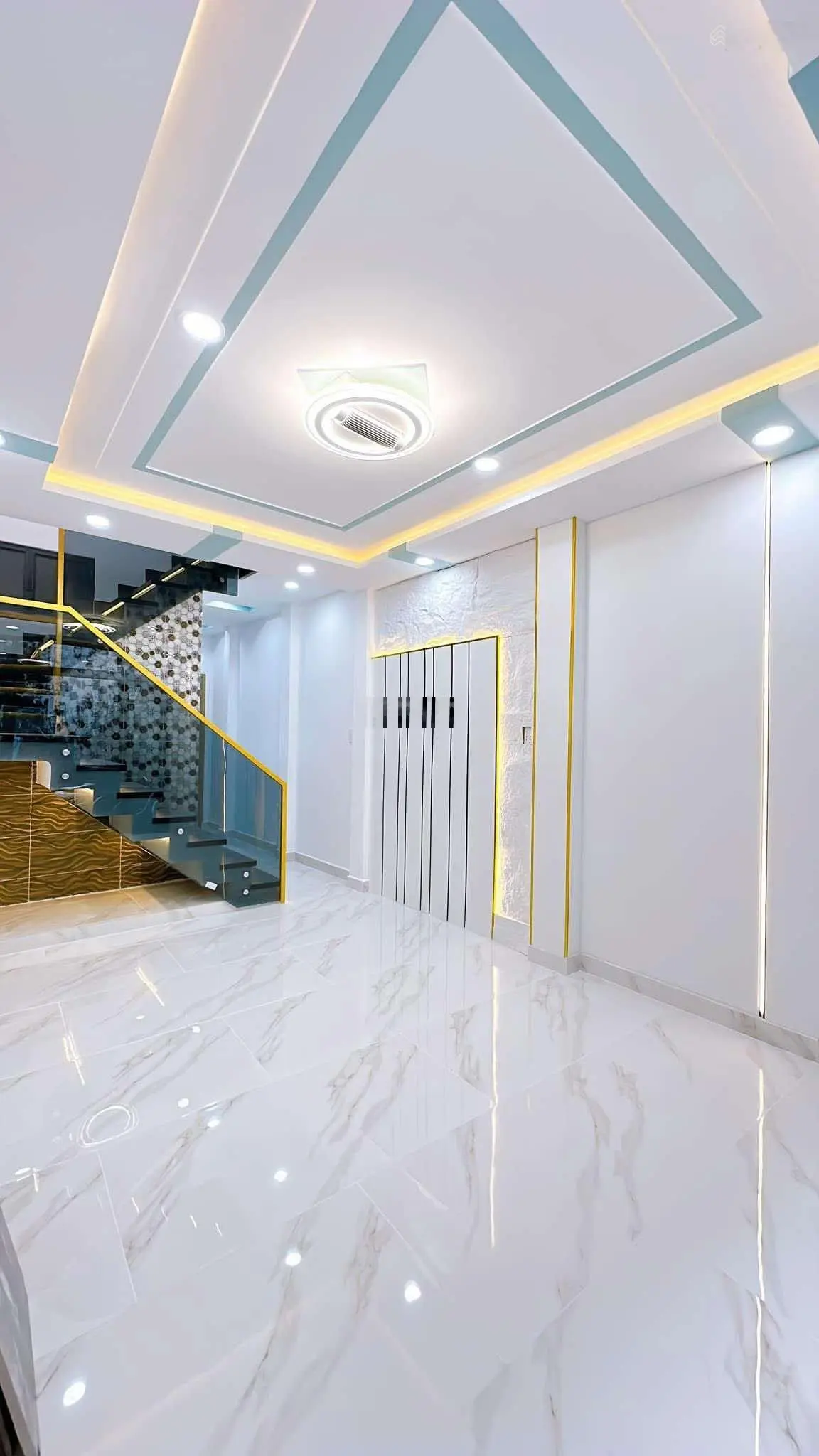 Nhà đẹp Q4 - 2 lầu đúc - 38.1m2 - 3PN - sát HXH - ko QH - chỉ 4 tỷ nhỉnh