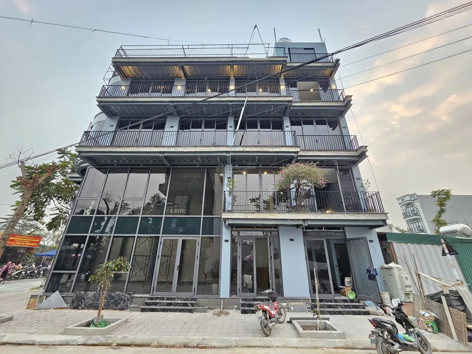 Bán nhà lô góc, Cổng Chợ Phủ, TT Quốc Oai, 1x tỷ, 80m2, vừa ở vừa KD, nhiều tiện ích