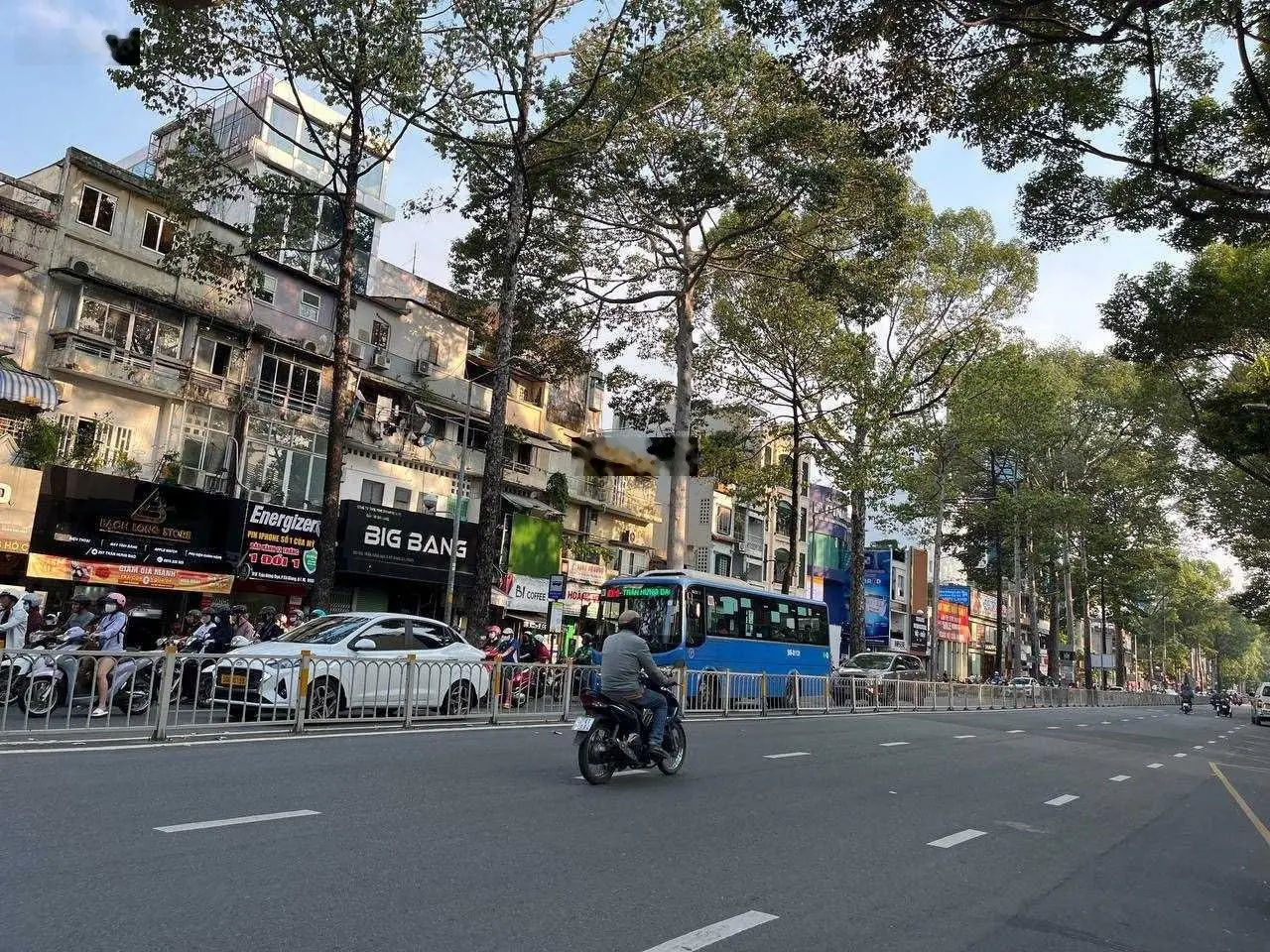 Bán nhà mặt tiền ngay Trần Hưng Đạo, Quận 1. DT 4 x 18m. 5 tầng. Giá 39.9 tỷ