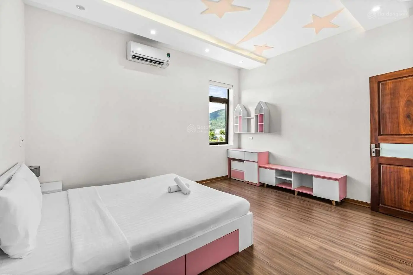 Tôi cần bán căn hộ 75m tại ecolife tố hữu. thiết kế 2pn. sẵn sổ, full nội thất. giá bán 4.5 tỷ