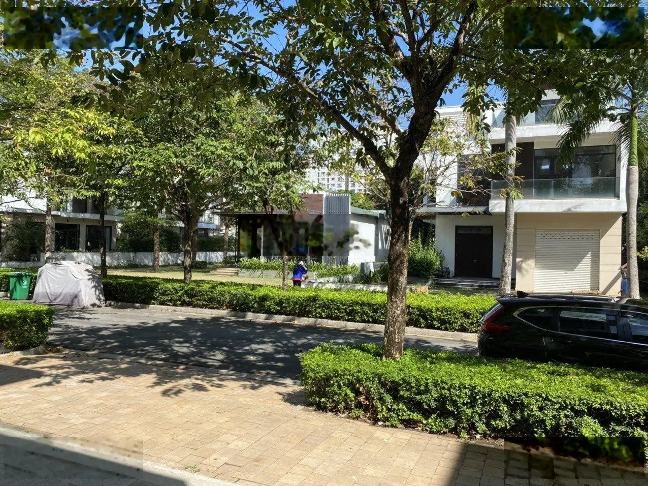 Cần bán biệt thự Lucasta Villa - Giá 25 tỷ - Full nội thất cao cấp. DT 175m2. Trục đường lớn 20m