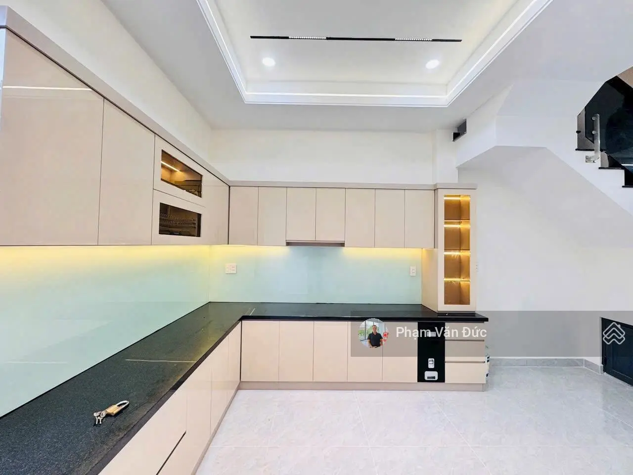 Nhà 2 Lầu Hiệp Bình Chánh . 1 Phút Ra Gigamail . Phạm Văn Đồng . 75 M giá 6.2 tỉ