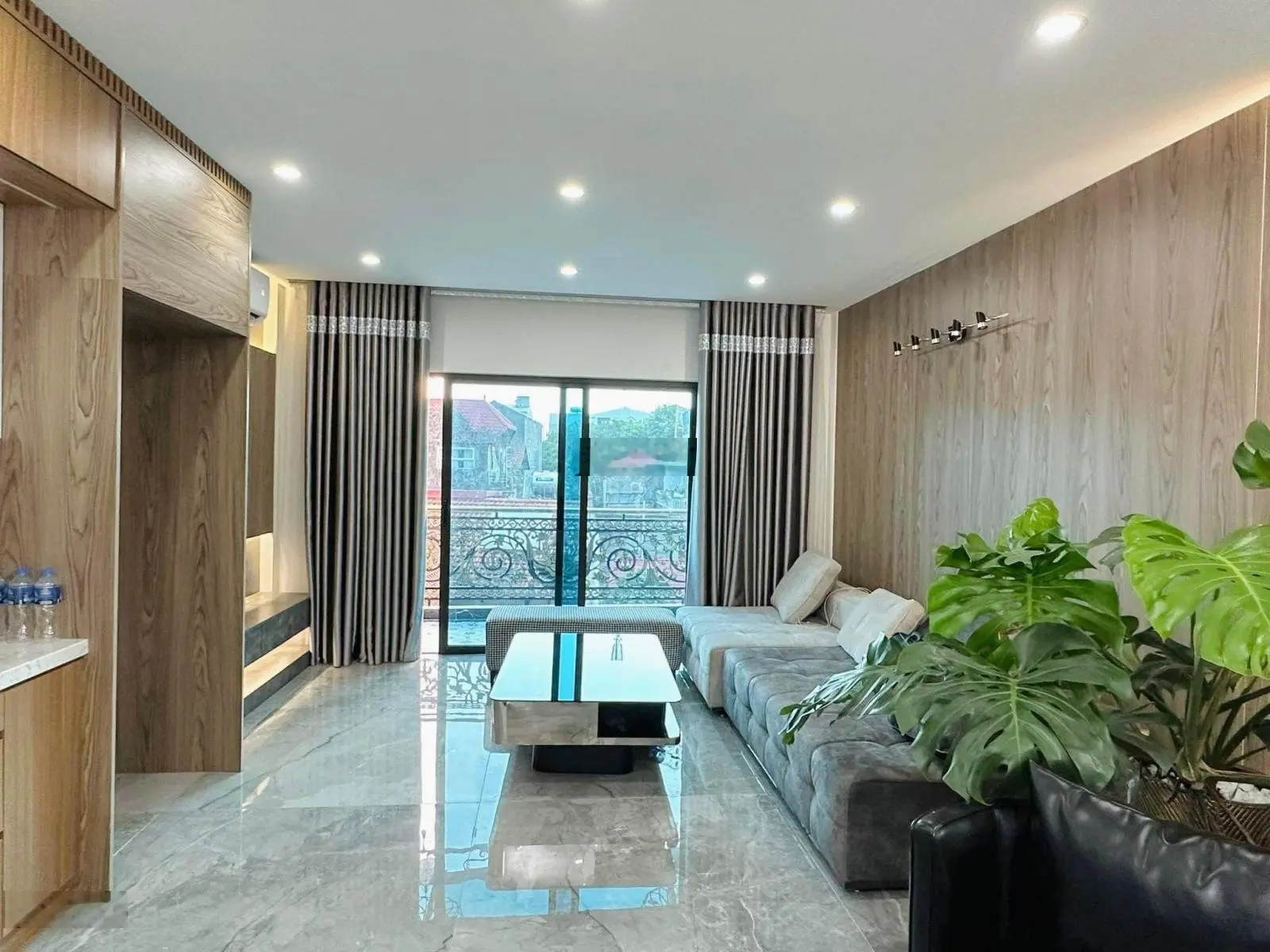 Bán Nhà Xây Mới Âu Cơ Thang Máy Nở Hậu Dt:58m2 x 5T Mt:5m 5PN Giá 15,8 Tỷ Cho Tây Thuê Dòng Tiền